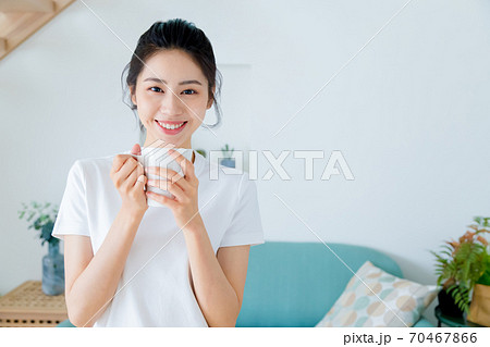 女性 女の人 女 70467866