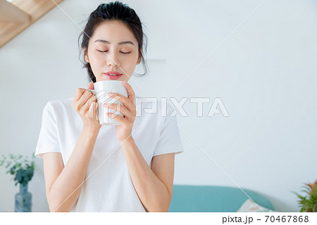 女性 女の人 女 70467868