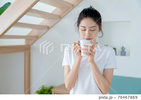 女性 女の人 女 70467869