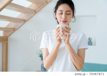 女性 女の人 女 70467871