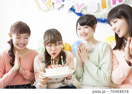 誕生日パーティー 70468658