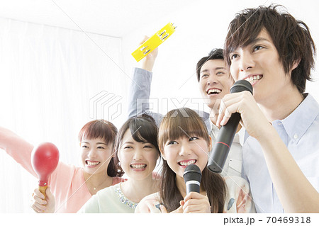 カラオケイメージ カラオケイメージ 70469318