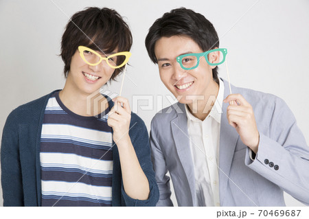 プロップスで遊ぶ男性 プロップスで遊ぶ男性 70469687
