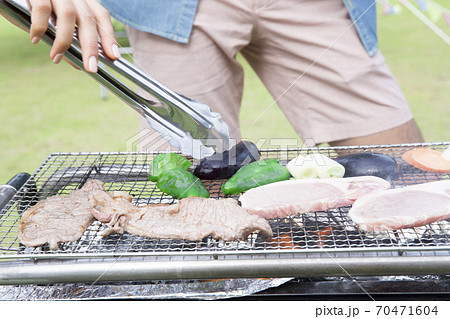 バーベキュー 70471604
