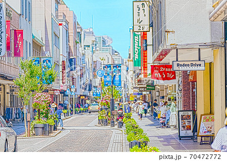 アニメ風 神奈川県横浜 元町ショッピングストリートのイラスト素材