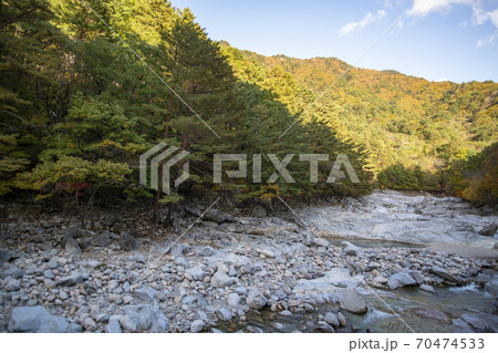 雪岳山 ベクダム谷 風景 70474533