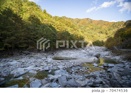 山 風景 石塔 70474536
