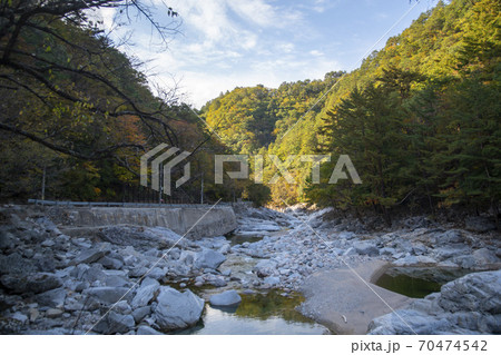 雪岳山 ベクダム谷 風景 70474542