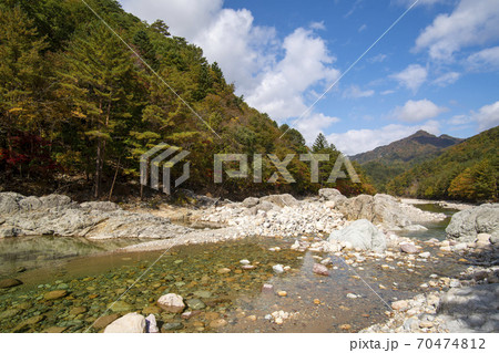 雪岳山 ベクダム谷 風景 70474812