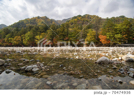 雪岳山 ベクダム谷 風景 70474936