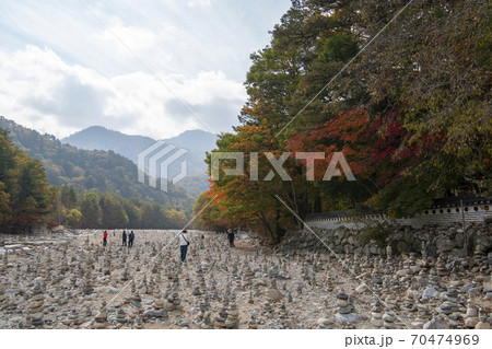 雪岳山 ベクダム谷 風景 70474969