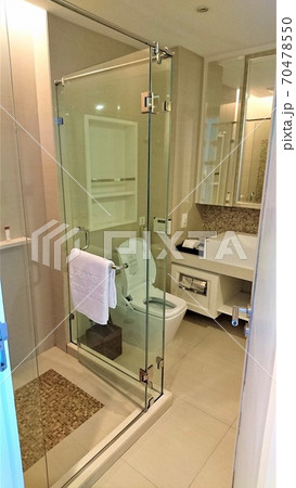 バンコク　五つ星ホテル　バスルーム 70478550