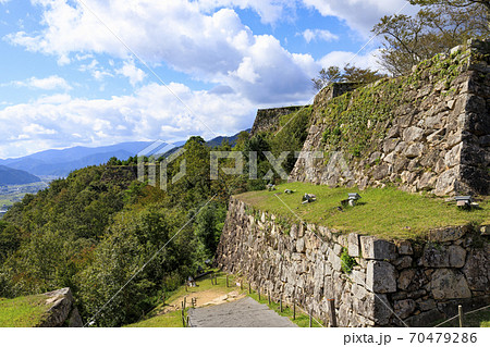 秋晴れの竹田城跡 秋晴れの竹田城跡 70479286