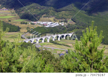 秋晴れの竹田城跡 70479287