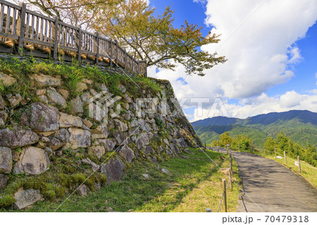 秋晴れの竹田城跡 秋晴れの竹田城跡 70479318