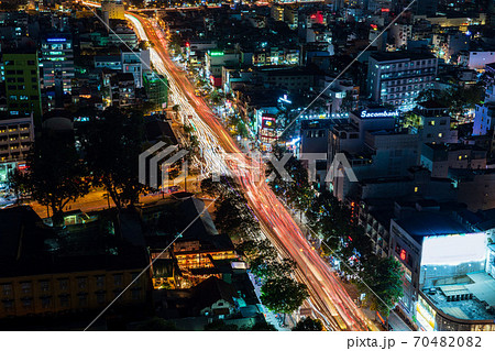 ベトナム・ホーチミンの渋滞 夜景 ベトナム・ホーチミンの渋滞 夜景 70482082