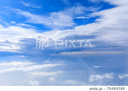 飛行機から見た雲 70484586