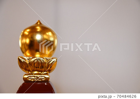 金色に輝く擬宝珠 70484626