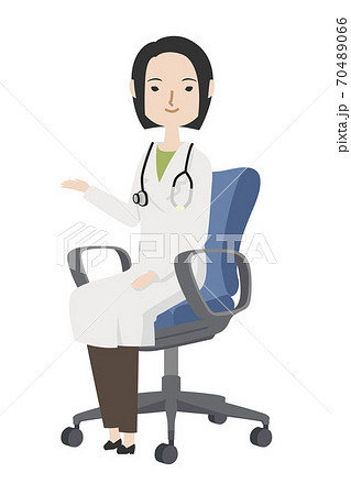 椅子に座って説明している若い女性医師のイラスト素材