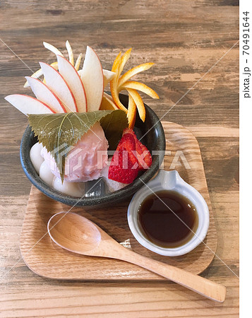 可愛いあんみつ 70491644