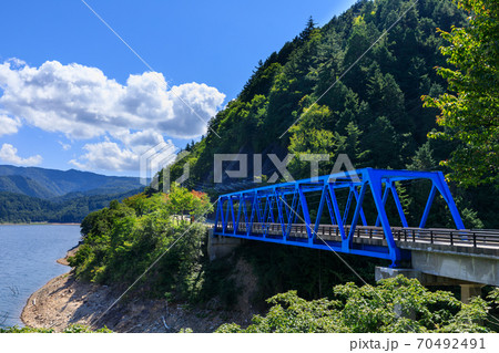岐阜・飛騨・夏の御母衣ダム 70492491