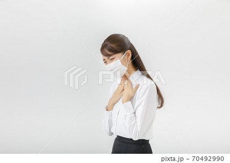 マスクをしている女性 マスクをしている女性 70492990