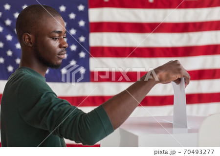 African man voting 70493277