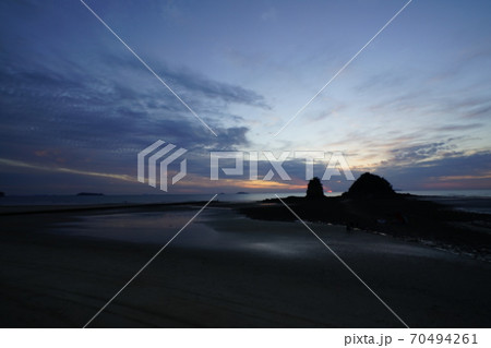 砂浜 ビーチ 海岸 70494261