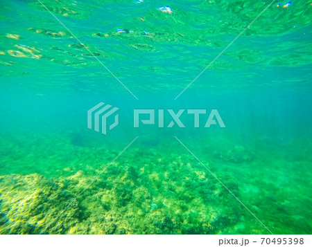 Rocks and sand in Alghero seabed 70495398