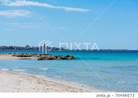 Alghero shoreline on a sunny day 70496073