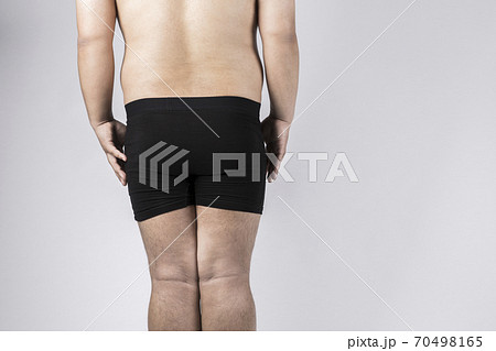 メタボの男性 70498165