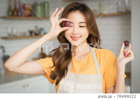 女性 女 女の子 70499222