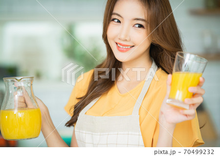 女性 女 女の子 70499232