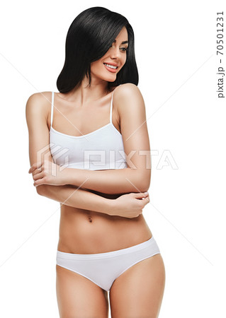 Fitness young woman with a beautiful body 70501231