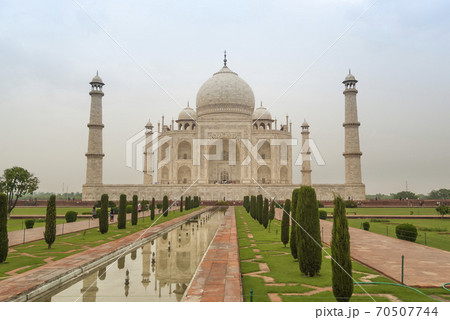インド アグラ 世界遺産 タージ・マハル / Taj Mahal, Agra, India インド アグラ 世界遺産 タージ・マハル / Taj Mahal, Agra, India 70507744