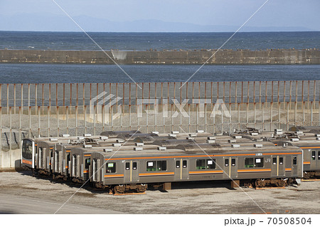 インドネシアへ旅立つ武蔵野線205系電車（2019年10月） 70508504