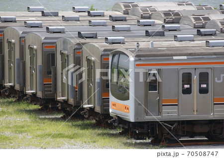 インドネシアへ旅立つ武蔵野線205系電車（2019年7月） 70508747