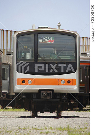 インドネシアへ旅立つ武蔵野線205系電車（2019年7月） 70508750