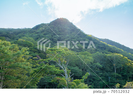県立赤城公園 赤城大沼湖畔より駒ヶ岳 黒檜山方面 初秋の風景 県立赤城公園 赤城大沼湖畔より駒ヶ岳 黒檜山方面 初秋の風景 70512032