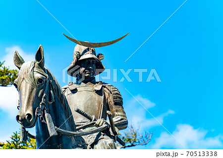 青葉城址、青空の伊達政宗騎馬像　宮城仙台 70513338