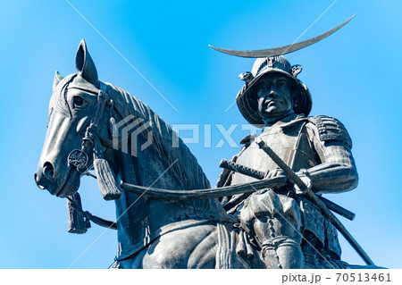 青葉城址、青空の伊達政宗騎馬像　宮城仙台 70513461