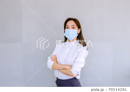 business woman and facemask 70514291