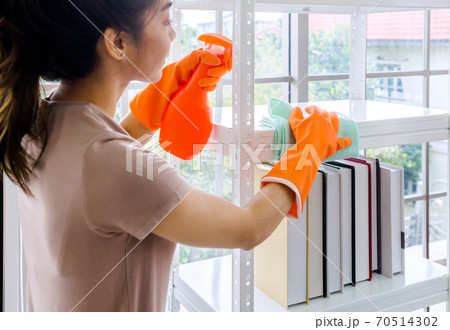 girl cleaned home girl cleaned home 70514302