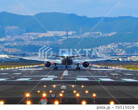 離陸前の飛行機 70515026