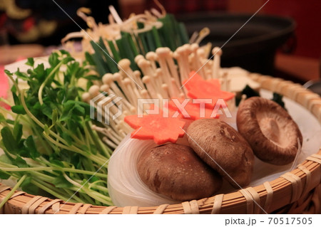 鍋用野菜の盛り合わせ 鍋用野菜の盛り合わせ 70517505