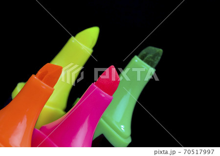 multi-colored markers , close-up multi-colored markers , close-up 70517997
