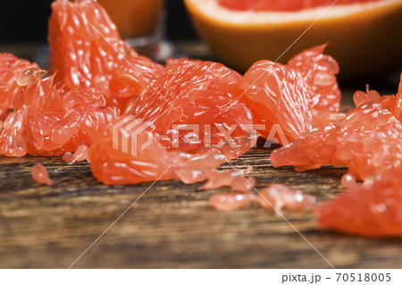 delicious pink grapefruit delicious pink grapefruit 70518005