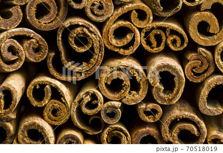aromatic and delicious spices 70518019