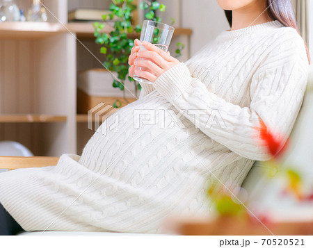 妊婦　水分補給　水　ミネラルウォーター　天然水　4:3 70520521