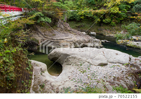 名勝弁天島の秋　岩手県 70522155